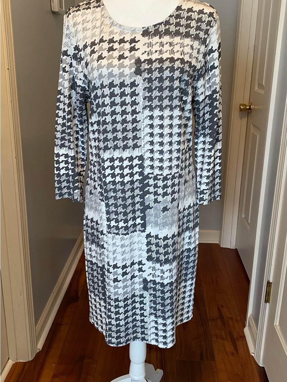 VENUS Long Sleeve Patchwork Houndstooth Dress in Black and White